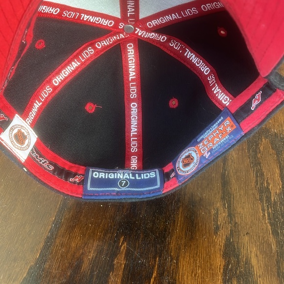 New Jersey devils hat - Picture 3 of 4